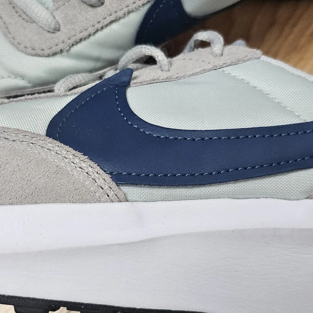 Nike Waffle Debut Light Silver Valerian‎ Blue Sneaker DH9523-005 Women’s Size 10